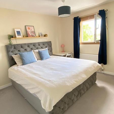 Cozy Bedroom In Shared Accommodation With Free Parking Edimburgo Esterno foto