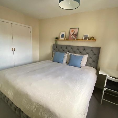 Cozy Bedroom In Shared Accommodation With Free Parking Edimburgo Esterno foto