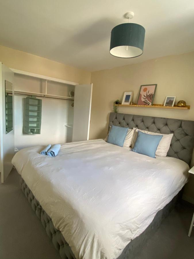 Cozy Bedroom In Shared Accommodation With Free Parking Edimburgo Esterno foto