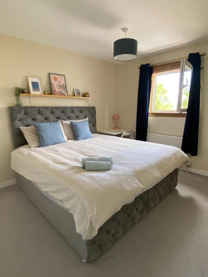 Cozy Bedroom In Shared Accommodation With Free Parking Edimburgo Esterno foto