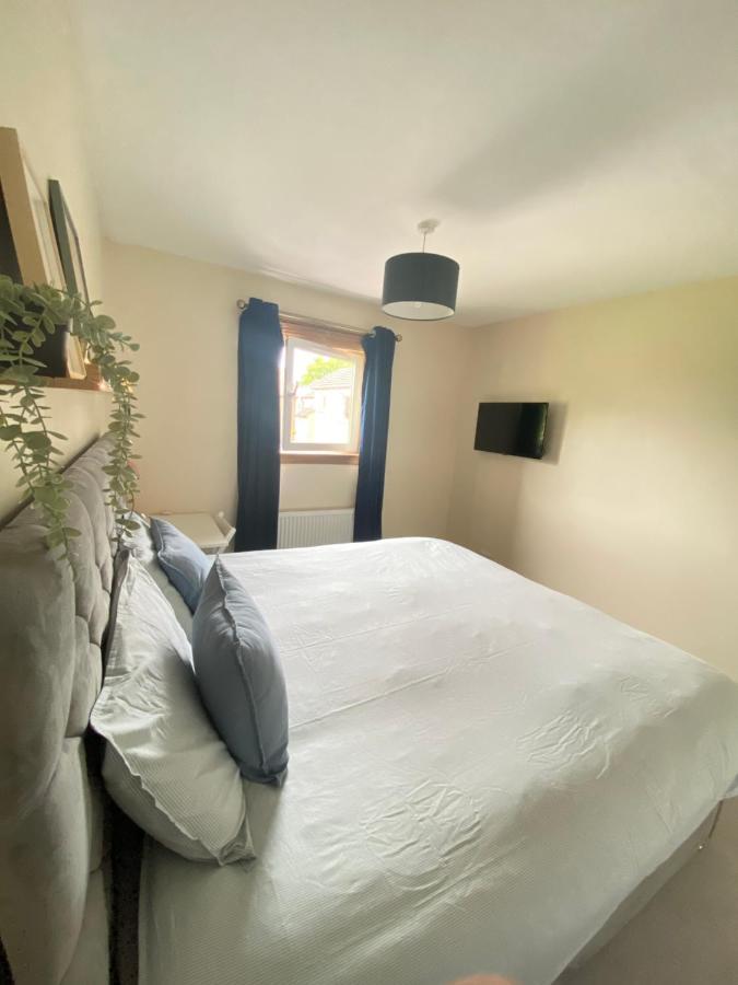 Cozy Bedroom In Shared Accommodation With Free Parking Edimburgo Esterno foto
